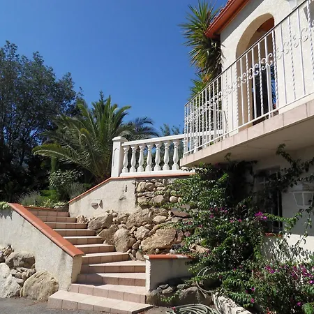 Avec Vue Panoramique Et Piscine Privee Villa