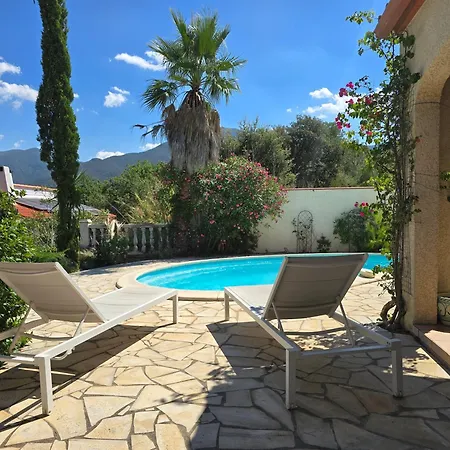 Avec Vue Panoramique Et Piscine Privee